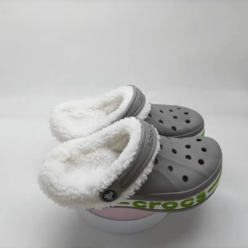 Wool lined warm soft hole shoes, perfect for winter closed toe sandals and outdoor breathable beach shoes